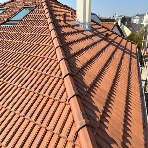 image d'un toit réparer par aj92couvreur